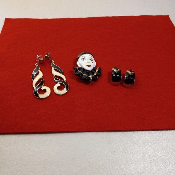 Clown Brooch Clip/Pierced Black and Gold Enamel Earrings - Picture 2 of 9